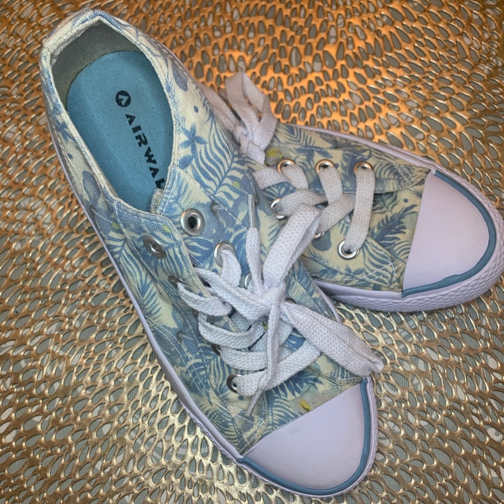 Airwalk canvas sneakers 👟